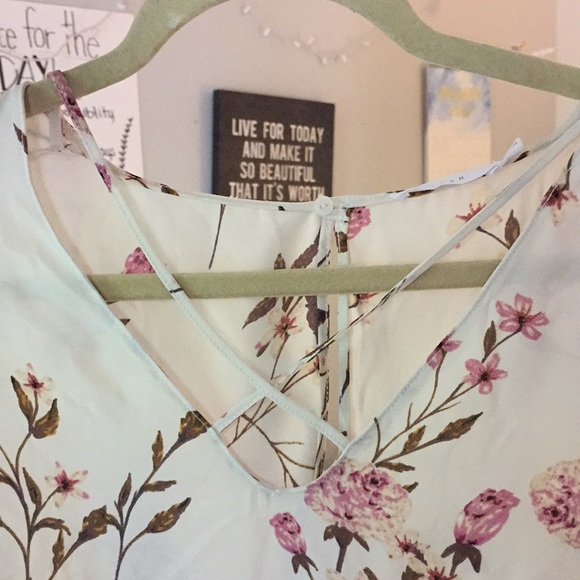 Floral blouse - Picture 4 of 4